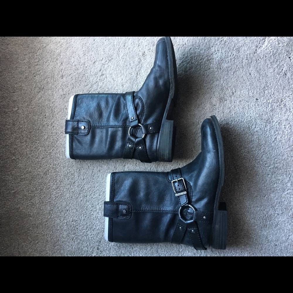 Gianni Bini leather boot